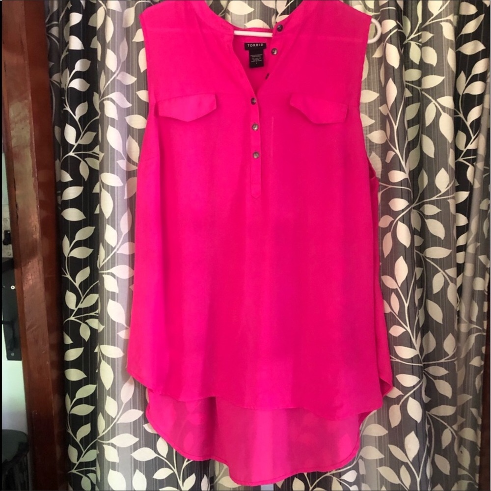 Torrid sleeveless blouse.
